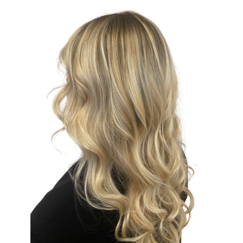 hairbymas qui montre son travail de prestation de coiffeuse à domicile
